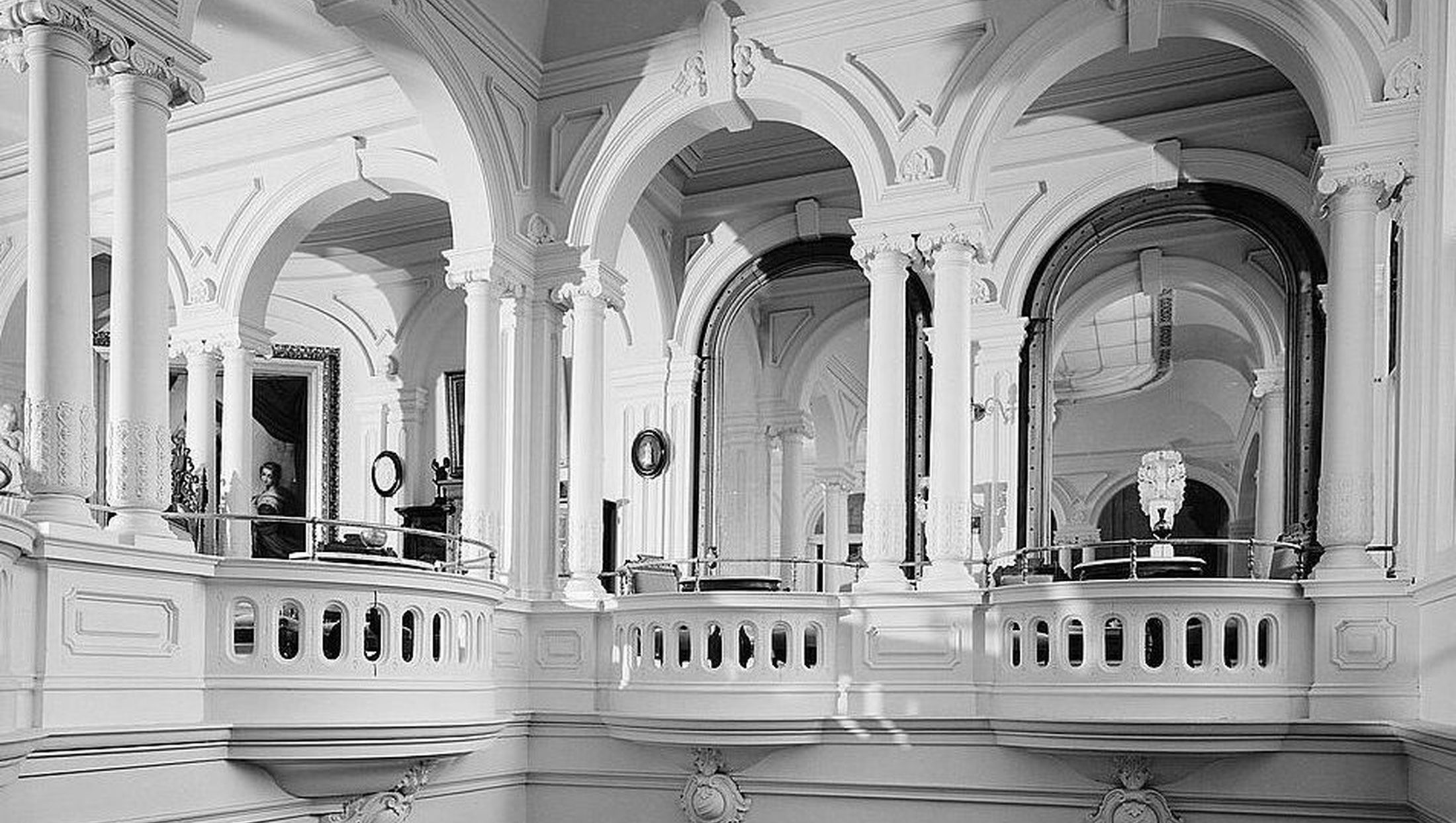 The arcaded gallery as documented by the Historic American Buildings Survey